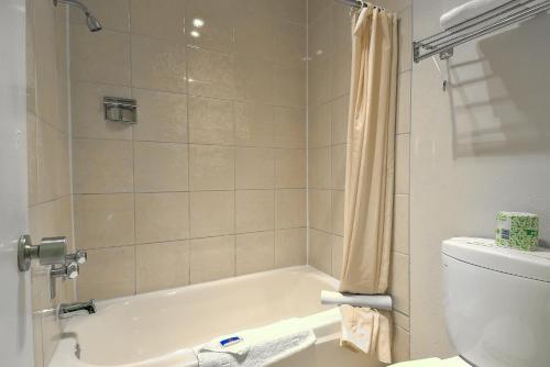 Motel 6-Claremont CA - image 4