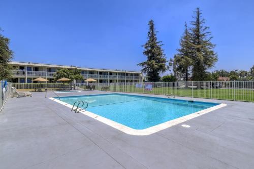 Motel 6-Claremont, CA