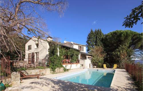 Cozy Home In Mercuer With House A Panoramic View - Location saisonnière - Mercuer