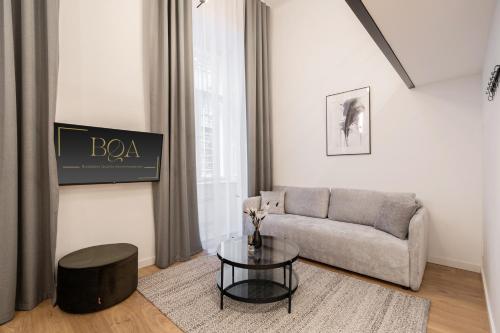 E56 - Grand Boulevard Heritage Residence - Best Location by BQA, Budapešť