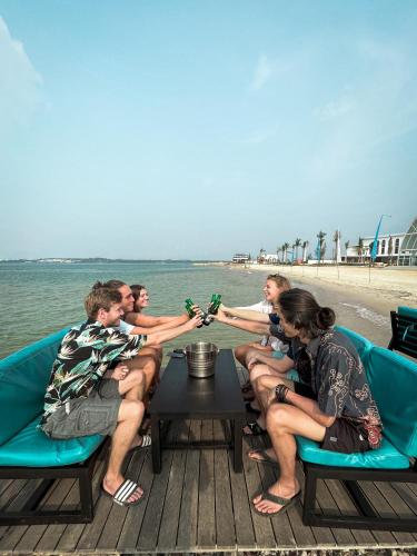 Attractions, Golden View Hotel Batam in Batu Ampar