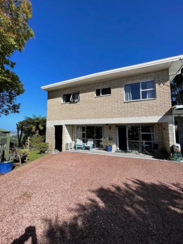 Swanson-Waitakere Stay in Scenic Sunrise - Accommodation - Auckland