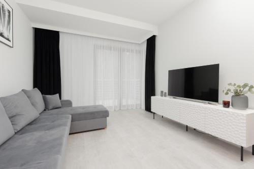 Apartment with Balcony by the Park in Łódź by Renters Prestige Apartment with Balcony by the Park in Łódź by Renters Prestige