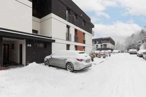 Apartment with Balcony by the Park in Łódź by Renters Prestige Apartment with Balcony by the Park in Łódź by Renters Prestige