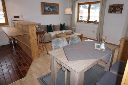 Cottage Apartment with Balcony