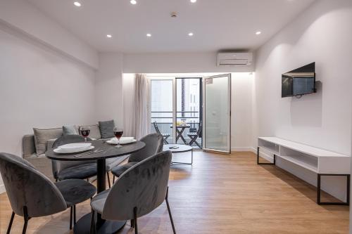 Kriel Suites by LIV Homes Room Type - Triple Room with Balcony