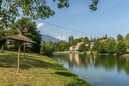 Camping les Rives du Lac de Vinça - Camping - Vinça