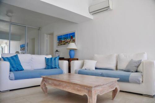 Une Terrasse sur la Mer