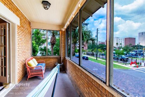 Dead Poets Society- U of Tampa Flat in N Hyde Park in Tampa, USA