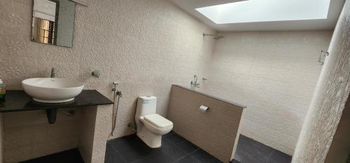 Deluxe Family Room image 3