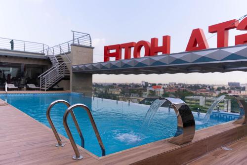 スイミングプール, GTA HOTEL IKEJA in ラゴス