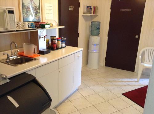 Konyha, Shakespeare Inn in Perth East (ON)