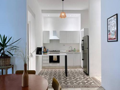 Vintage Apt 4BR Mar Mikhael - image 3