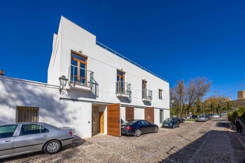 Casa Xanadu Carmona - Stylish villa with rooftop terrace and stunning views of Parador