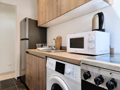 Railway House 1BR Apt w front yard - image 3