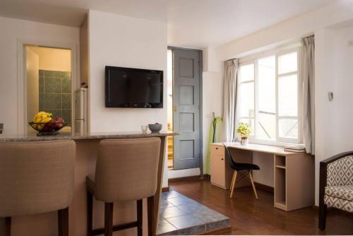 Homey Perfectly Located Studio - image 2