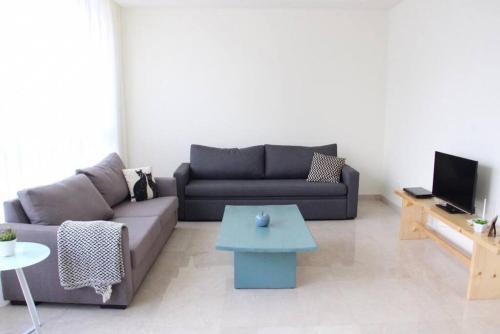 Modern 3BR Apt next to Hotel Dieu - image 13