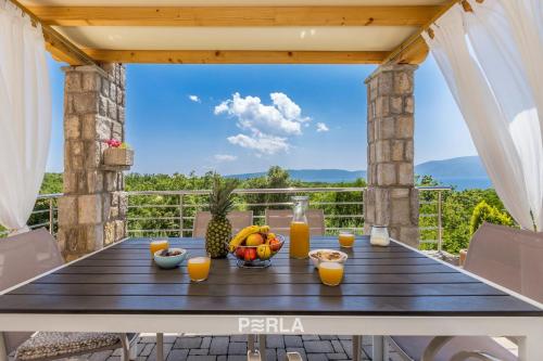 House SEA VIEW with pool