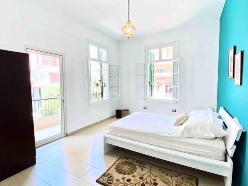 3BR on MM stairs with a quiet terrace - image 3