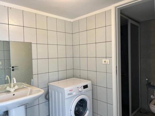 Pleasant 1BR apt with green views - Jamhour