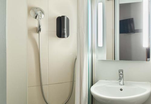 B&B HOTEL Paris Nord Villepinte Room Type - Twin Room