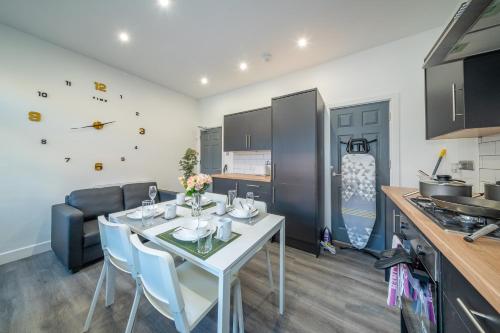 *RA12s* For your most relaxed & Cosy stay + Free Parking + Free Fast WiFi * in Headingley