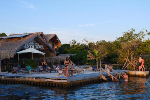 A szálláshely kívülről, Santa Lova Eco-hostel Isla Tintipan in Isla Tintipan