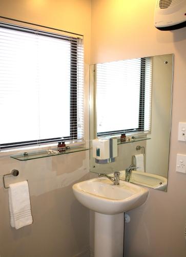 Travellers Studio (2 Adults)
