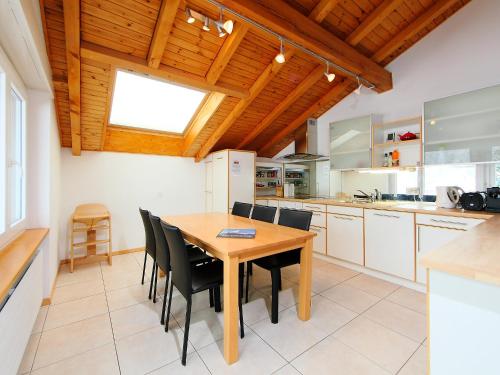 Apartment Brigitte by Interhome, Zermatt (photo 9)