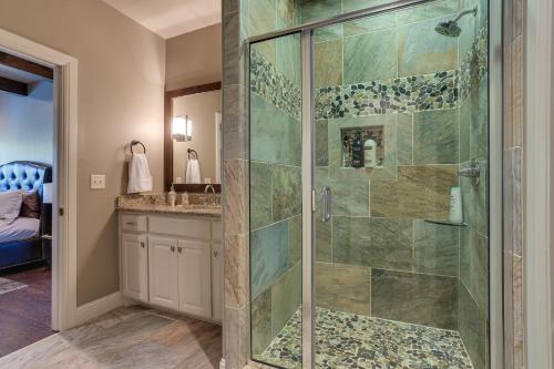Pottsboro Group Getaway Close to Lake Texoma! in Willow Spring, USA