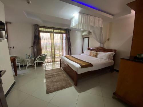 Executive Suite image 1