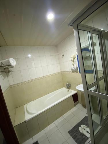 Deluxe Double Room image 4