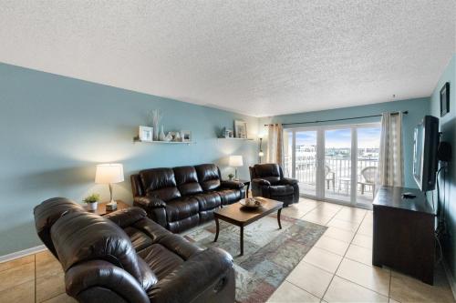 Beachfront Complex - 2b 2b - Beach Place #402 in Madeira Beach
