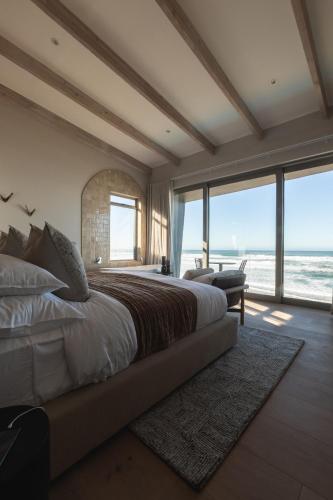 Escape to the Beach Room Type - Deluxe Suite with Sea View