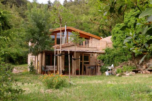 Casa ecológica en plena naturaleza