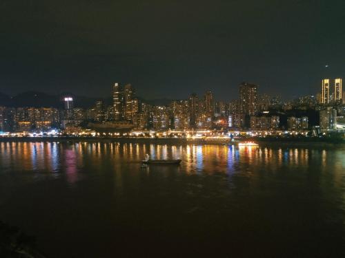 Comacros - Chongqing JieFang Cave River View Apartment - Line 1 and Line 2 Jiachangkou Subway Station