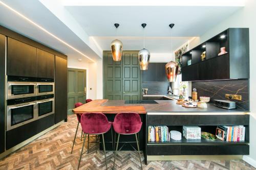 ห้องครัว, The West Wing at Hillthorpe Manor with Gardens & Private Hot Tub in ทอร์ปออดลิน