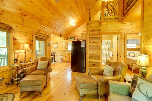 Forested McCaysville Cabin on Fightingtown Creek! in McCaysville, USA