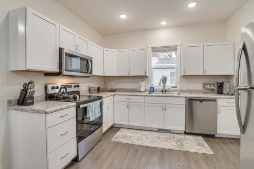 Updated Home Less Than 1 Mi to Downtown Fargo! in Fargo, USA