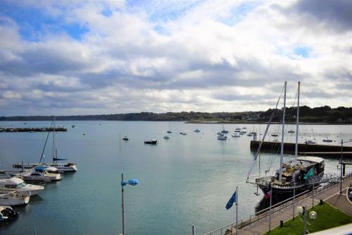 Bel appartement rénové VUE MER au port de de PERROS-GUIREC Ref 841 - image 2