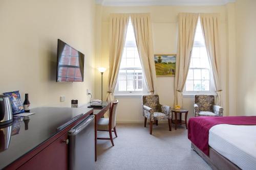 Quality Hotel Regent Rockhampton Room Type - Heritage Queen 