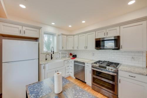 Charming Apartment about 15 Mi to The Amish Village! in Lancaster, USA