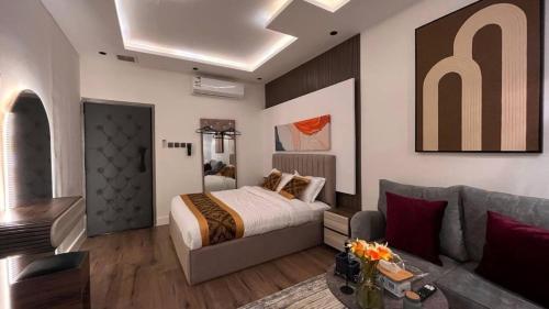 استديو حطين البوليفارد دخول ذاتي مدخل مستقل, Riad