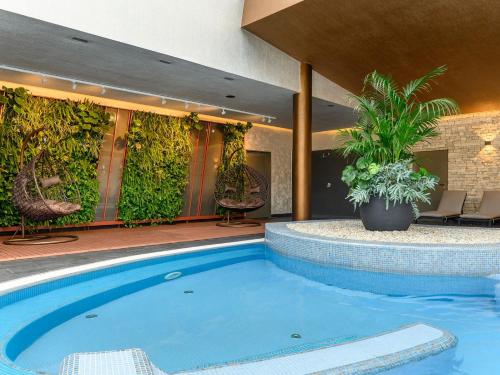 511821200 Anna Grand Hotel