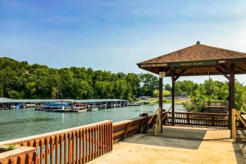 Lake Haven Condo in Holiday Island, USA