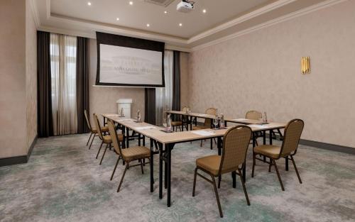 511823431 Anna Grand Hotel
