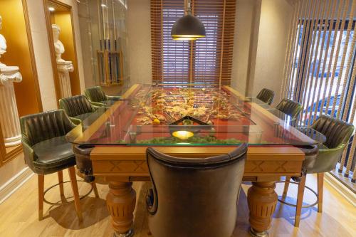 Lord Morgan & Exclusive Design Cihangir - main image