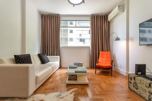One-Bedroom Apartment image 2