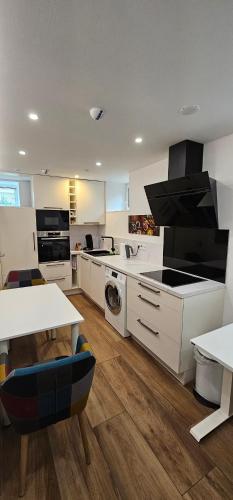 The Modern Cave Lodge - ComfyHome Apartments Stuttgart in Degerloch