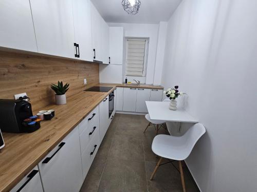One-Bedroom Apartment image 10